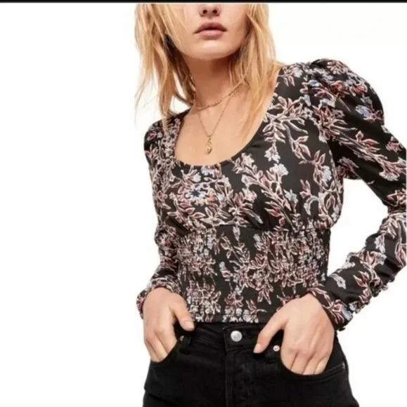 NWT || FREE PEOPLE || Santiago smocked blouse, crop, black, floral, size small - Picture 2 of 11